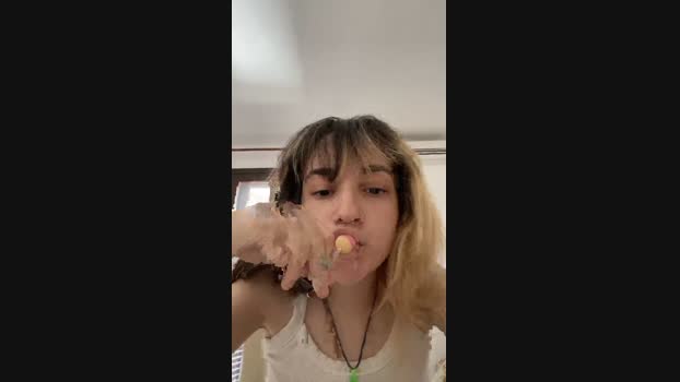 bimba_annoiata  18-08-2023