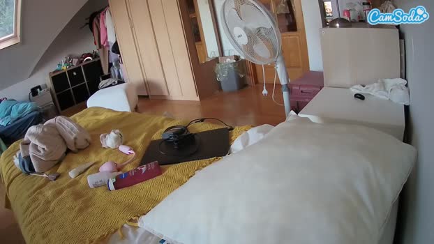 voyeurcam-julmodels-bed-1 CamSoda 17-10-2023