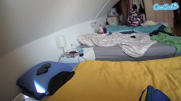 voyeurcam-julmodels-bed-4 CamSoda 17-10-2023