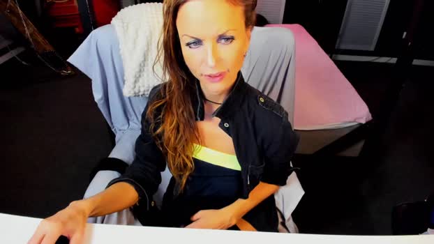 elizabe_th  22-10-2023