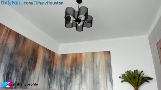 tiffanyhouston_  15-11-2023