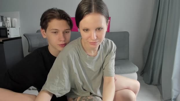 yourher0in Chaturbate 26-05-2024 Couples