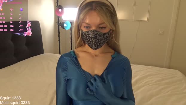 blondehottiek Chaturbate 19-07-2024 Females