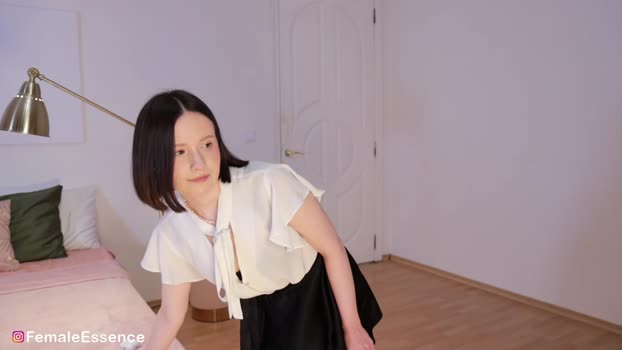 _female_essence_ jerkoff Webcam SHOW @ Chaturbate 05-10-2024
