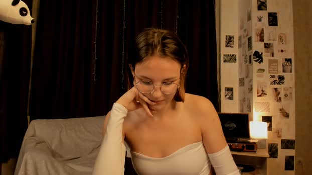 radiant_starline Ass Webcam SHOW @ Chaturbate 04-10-2024