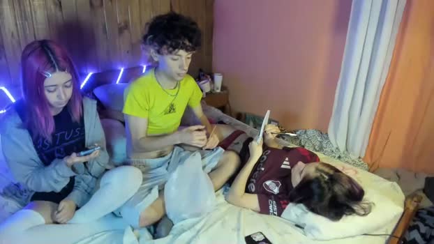helokitkat kiss Webcam SHOW @ Chaturbate 09-10-2024