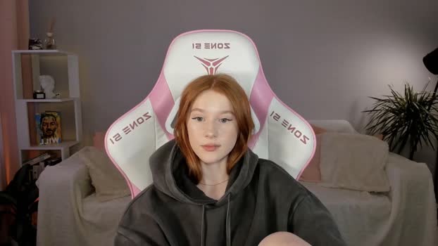 leahsthetics natural Webcam SHOW @ Chaturbate 12-10-2024