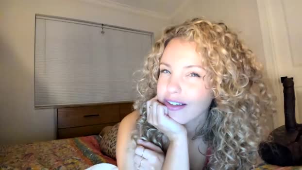 theislandgirl kissing Webcam SHOW @ Chaturbate 16-10-2024