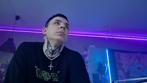aurora_radiance kiss Webcam SHOW @ Chaturbate 18-10-2024