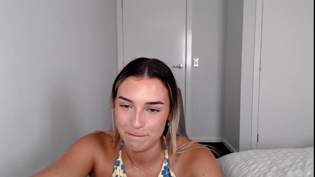 parisbabyxox playtime Webcam SHOW @ Chaturbate 18-10-2024