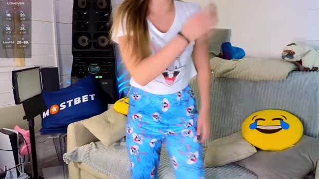 misss_viki Cam Webcam SHOW @ Chaturbate 04-11-2024