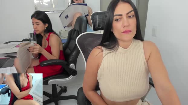 emillybrowm legs Webcam SHOW @ Chaturbate 07-11-2024