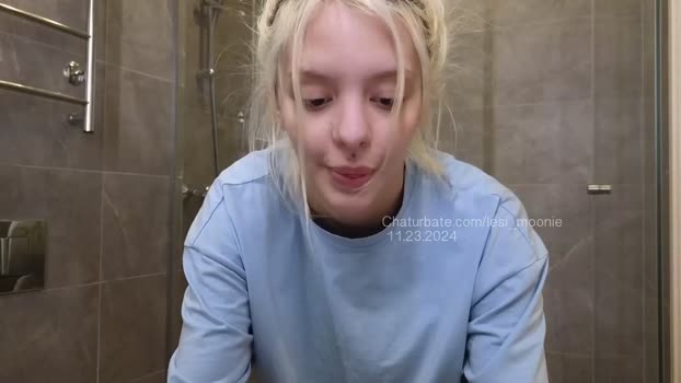 lesi_moonie Cam Webcam SHOW @ Chaturbate 22-11-2024