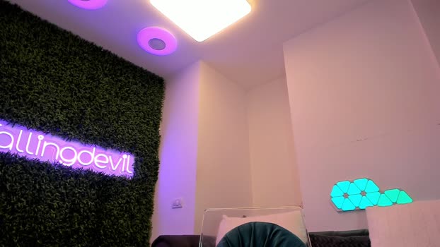 hotfallingdevil striptease Webcam SHOW @ Chaturbate 27-11-2024