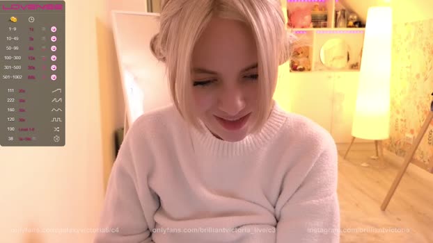 brilliantvictoria spanking Webcam SHOW @ Chaturbate 30-11-2024