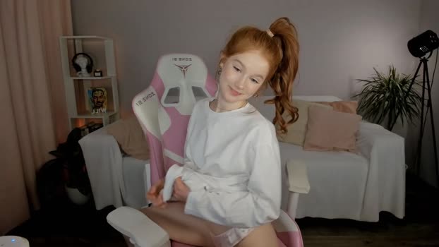leahsthetics horny Webcam SHOW @ Chaturbate 01-12-2024