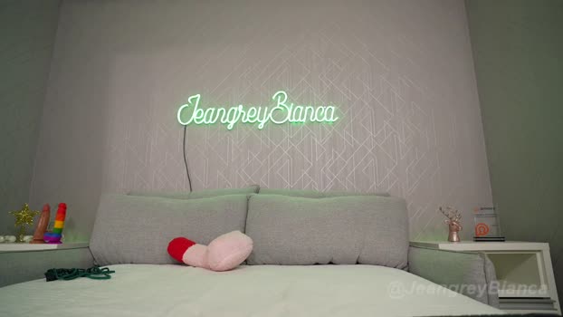 jeangreybianca show Webcam SHOW @ Chaturbate 05-12-2024