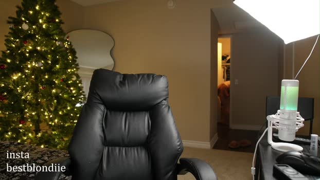 bestblondiiecb fuckass Webcam SHOW @ Chaturbate 06-12-2024