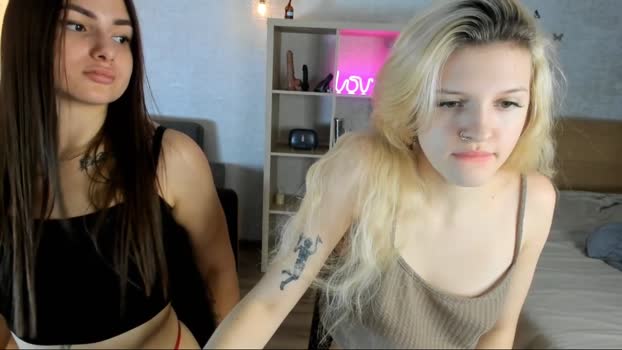 caressyourself fuck Webcam SHOW @ Chaturbate 08-12-2024