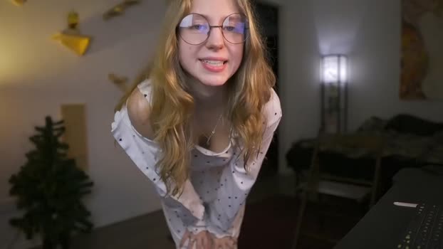 hotchillylovers suckshow Webcam SHOW @ Chaturbate 09-12-2024