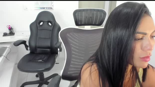 emillybrowm legs Webcam SHOW @ Chaturbate 18-12-2024
