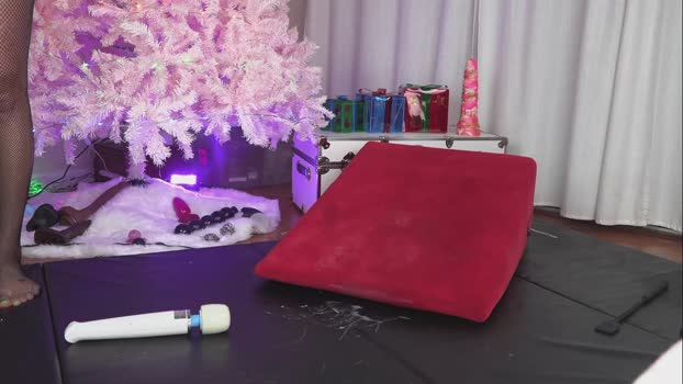playtimewithv sexyfeet Webcam SHOW @ Chaturbate 26-12-2024