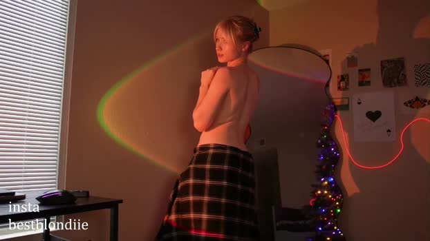 bestblondiiecb Video Webcam SHOW @ Chaturbate 27-12-2024