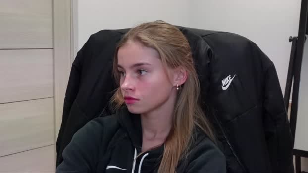 abby_laker strip Webcam SHOW @ Chaturbate 01-01-2025