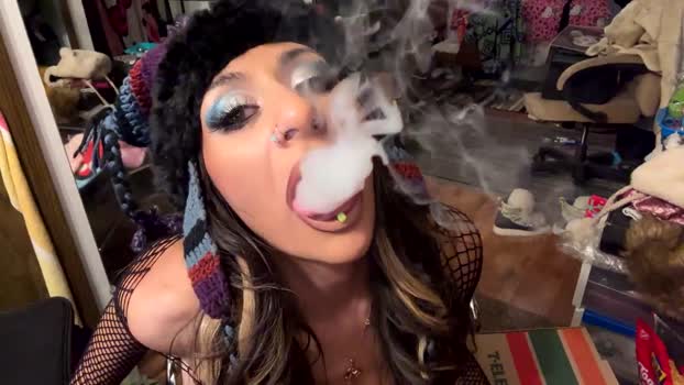 cloudy_goddess Cam Webcam SHOW @ Chaturbate 01-01-2025