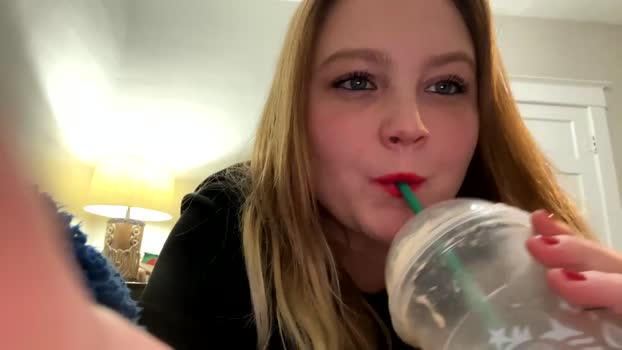 phatassblond fingers Webcam SHOW @ Chaturbate 01-01-2025