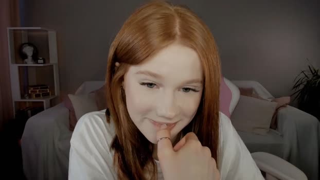 leahsthetics Video Webcam SHOW @ Chaturbate 05-02-2025