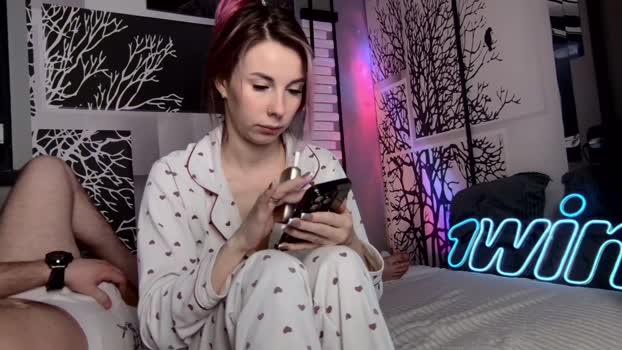 nikki7377 fingers Webcam SHOW @ Chaturbate 10-02-2025