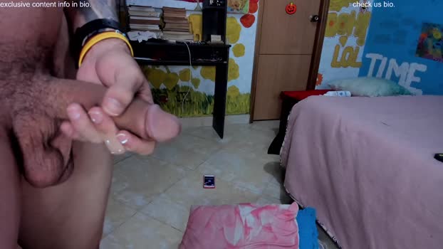 pipeshowtime kissing Webcam SHOW @ Chaturbate 20-02-2025