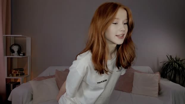 leahsthetics sexyfeet Webcam SHOW @ Chaturbate 25-02-2025