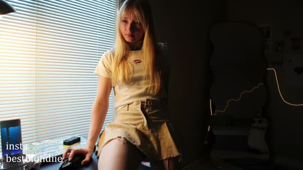 bestblondiiecb kiss Webcam SHOW @ Chaturbate 28-02-2025
