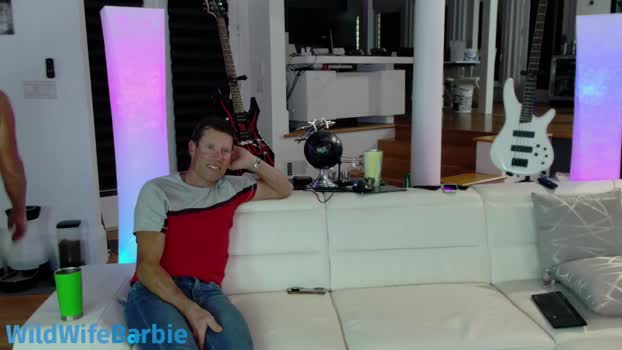 wildwifebarbie suckshow Webcam SHOW @ Chaturbate 02-03-2025