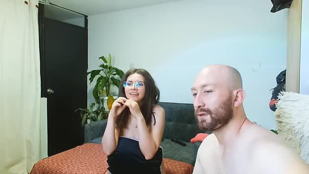 holly_and_honey_69 Porn Webcam SHOW @ Chaturbate 05-03-2025