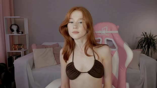 leahsthetics playtime Webcam SHOW @ Chaturbate 06-03-2025