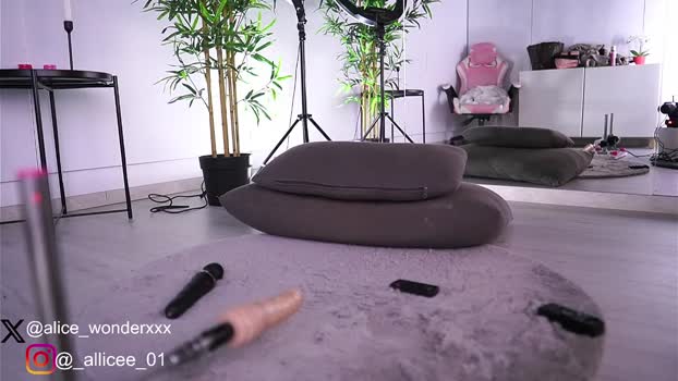 vanessasimon suckshow Webcam SHOW @ Chaturbate 11-03-2025