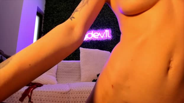 hotfallingdevil lickpussy Webcam SHOW @ Chaturbate 02-04-2025