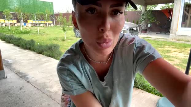 2whitediamonds fuckface Webcam SHOW @ Chaturbate 25-04-2025