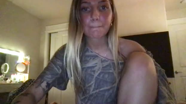 emiefox2 kissing Webcam SHOW @ Chaturbate 03-05-2025