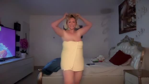 kiradivine suckcock Webcam SHOW @ Chaturbate 24-05-2025
