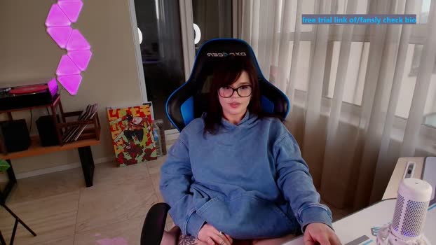 aavee suck Webcam SHOW @ Chaturbate 01-06-2025
