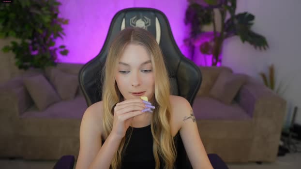 bright_diamonds_054 kissing Webcam SHOW @ Chaturbate 05-06-2025