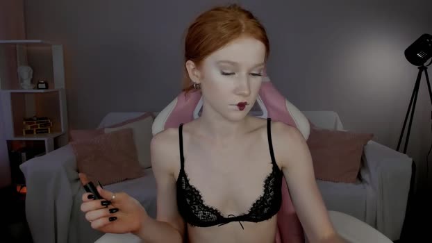 leahsthetics kissing Webcam SHOW @ Chaturbate 05-07-2025