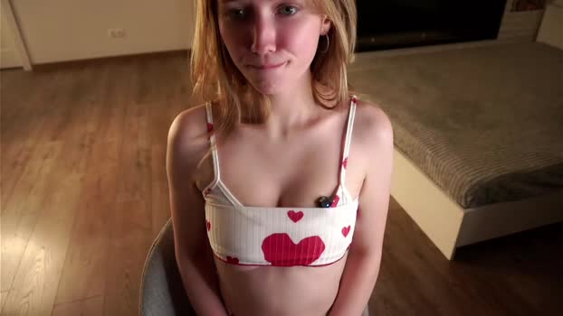 emmyleri pussy Webcam SHOW @ Chaturbate 06-08-2025
