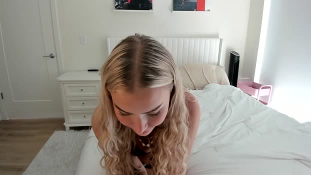 ariah_is_blonde strip Webcam SHOW @ Chaturbate 09-08-2025