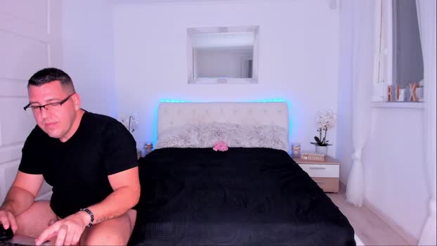 buyyourticketplease kissing Webcam SHOW @ Chaturbate 30-08-2025