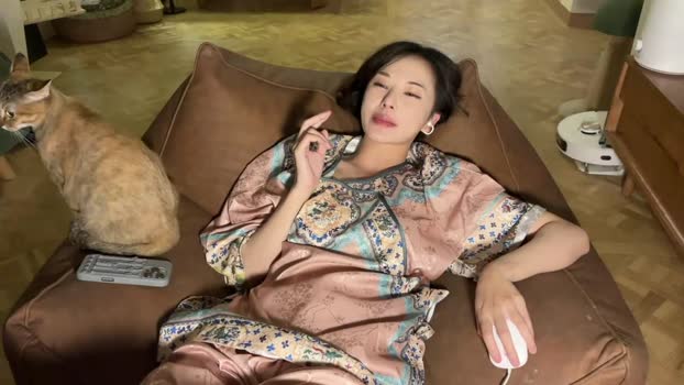 yuanlili kiss Webcam SHOW @ Chaturbate 01-09-2025